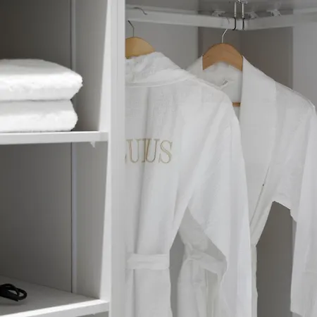 Lulus Villa *